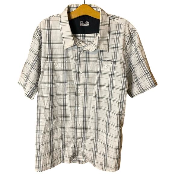 Under Armour White and Black Casual Button Down Shirt XL plaid short sleeve - Picture 1 of 8